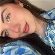 Estudiante de Diseño y Tecnologías de la UPV, con media de sobresaliente tanto en bachillerato como en la carrera, con B2.